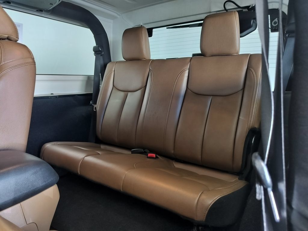 Used 2015 Jeep Wrangler Sahara w/ Connectivity Group AWD/4WD image 17
