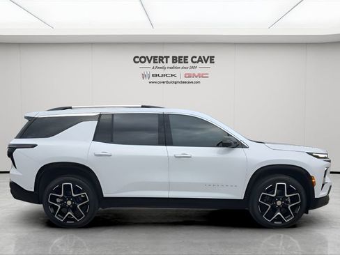 Used 2026 Chevrolet Traverse High Country image 11