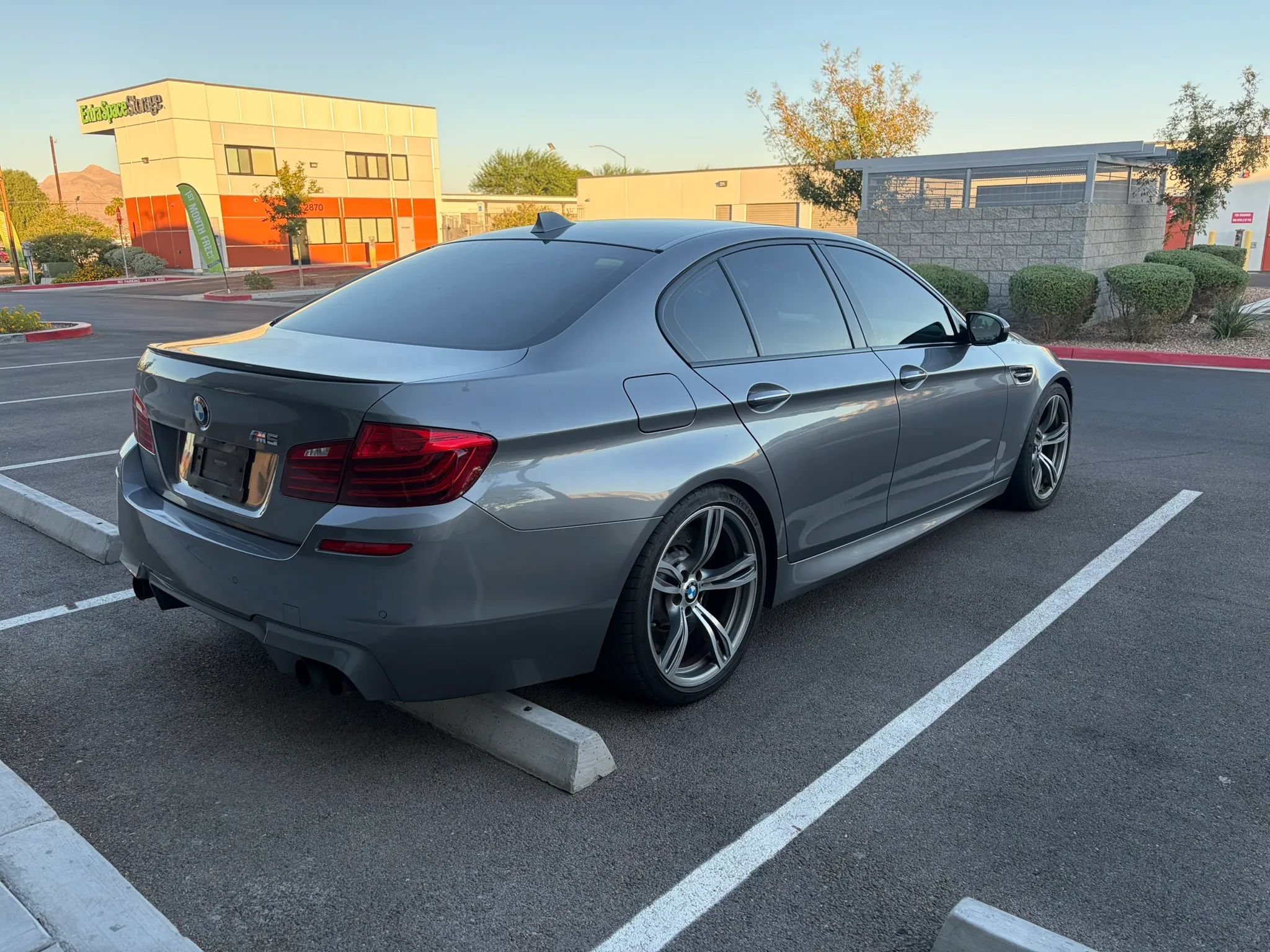 Used 2014 BMW M5 RWD image 6