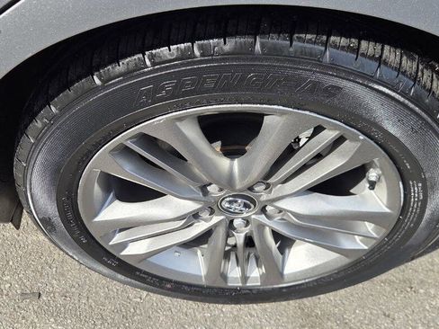 Used 2016 Toyota Camry SE image 10