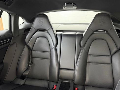 Used 2022 Porsche Panamera image 21