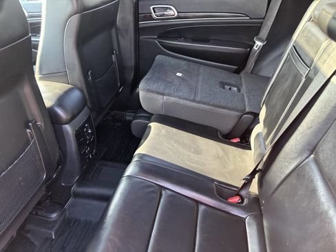 Used 2019 Jeep Grand Cherokee Limited image 17