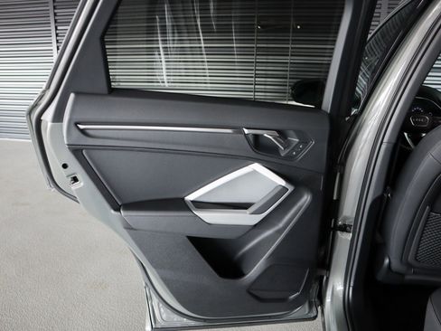 New 2025 Audi Q3 2.0T Premium image 28