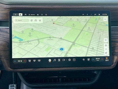 Used 2022 Rivian R1T Adventure image 21