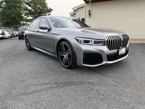 Used 2020 BMW 740i xDrive w/ M Sport Package AWD/4WD image 3