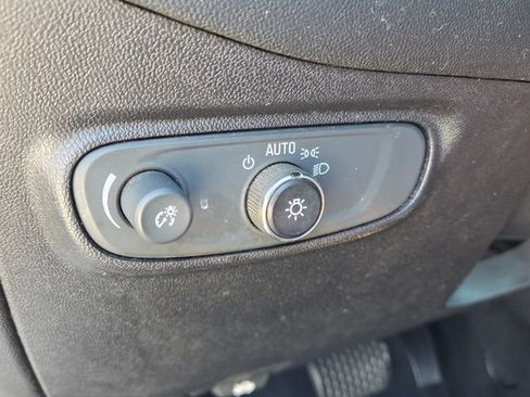 Used 2019 Chevrolet Equinox LS FWD image 26