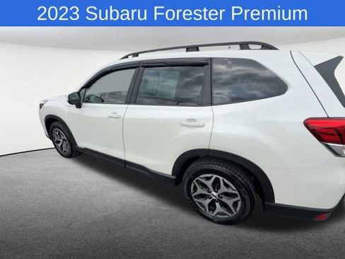 Used 2023 Subaru Forester Premium AWD/4WD image 6
