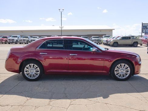 Used 2014 Chrysler 300 C AWD/4WD image 5