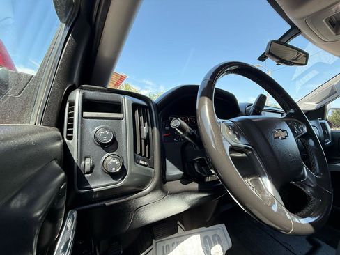 Used 2019 Chevrolet Silverado 1500 LT AWD/4WD image 22