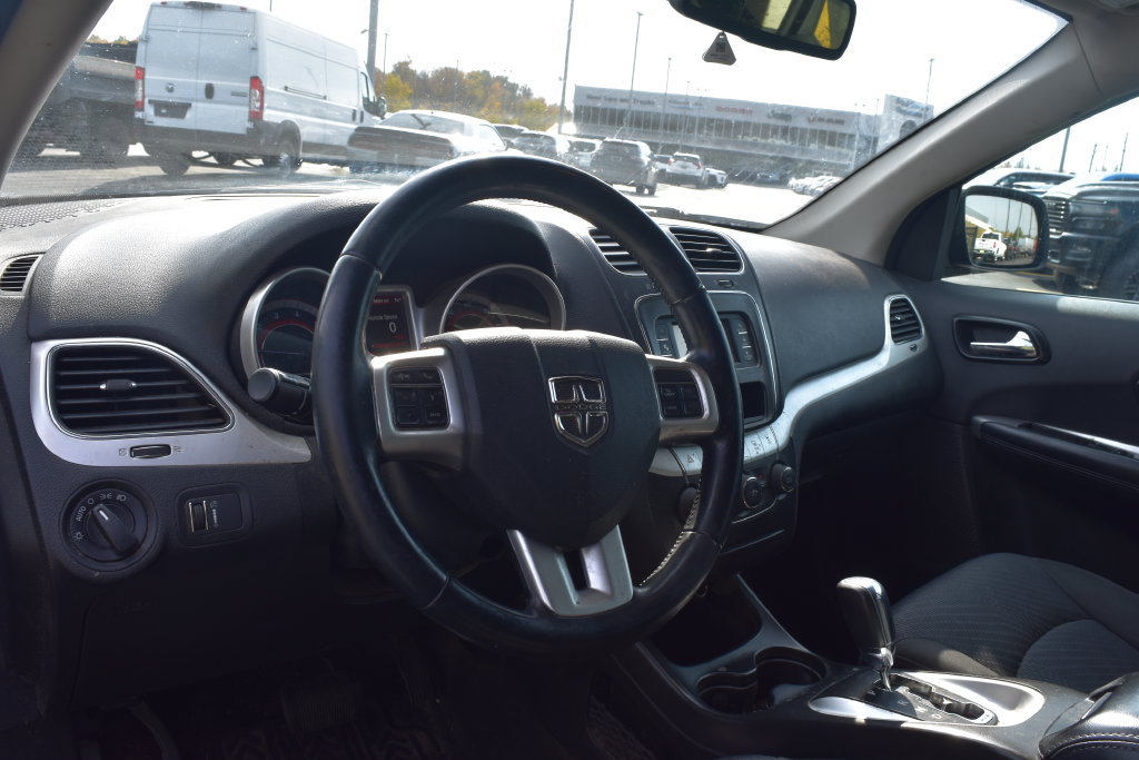 Used 2018 Dodge Journey SE w/ Connectivity Group FWD image 13