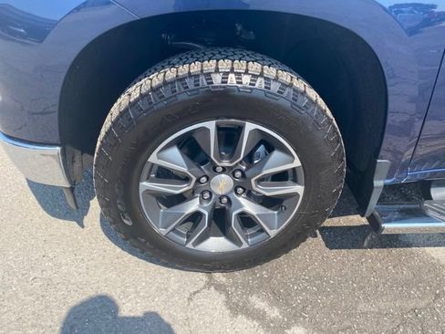 Used 2023 Chevrolet Silverado 1500 LT w/ Z71 Off-Road Package AWD/4WD image 10