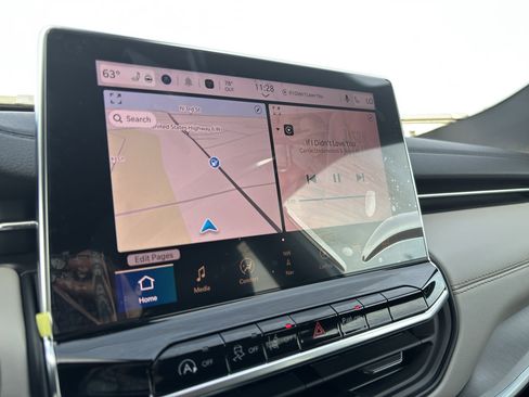 New 2026 Jeep Compass Limited image 18