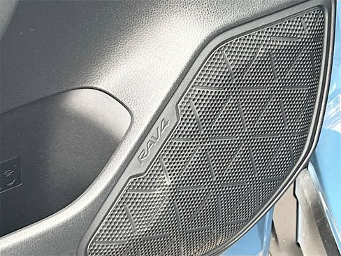 Used 2022 Toyota RAV4 XSE image 18