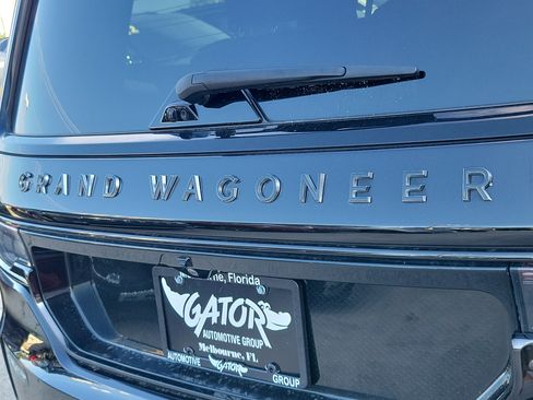 Used 2025 Jeep Grand Wagoneer Series II Obsidian w/ Quick Order Packagew 28T AWD/4WD image 6