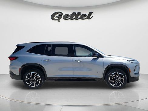 Used 2025 Buick Enclave Sport Touring image 4