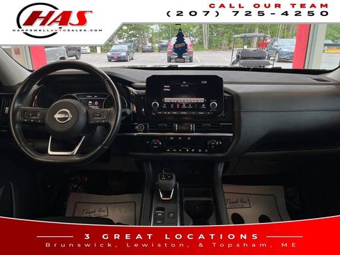 Used 2024 Nissan Pathfinder SV AWD/4WD image 17