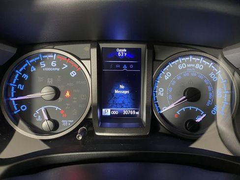 Certified 2023 Toyota Tacoma TRD Off-Road AWD/4WD image 18