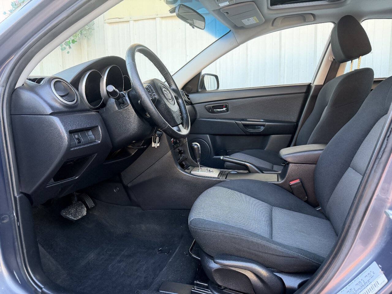 Used 2008 MAZDA MAZDA3 i Touring Value FWD image 12