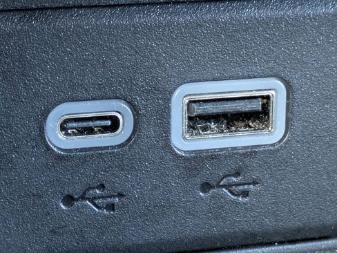 Used 2023 Chevrolet Tahoe High Country image 27