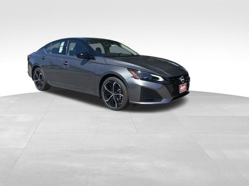 New 2026 Nissan Altima 2.5 SR FWD image 7
