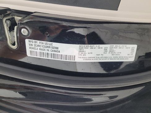 Used 2024 Chrysler Voyager LX FWD image 33