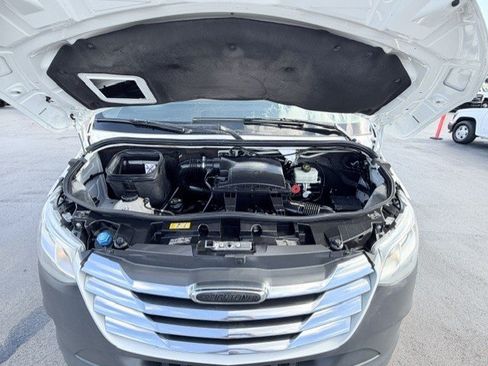 Used 2019 Freightliner Sprinter 2500 RWD image 23
