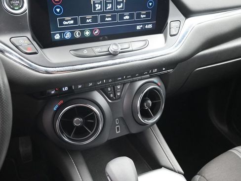 Used 2025 Chevrolet Blazer LT AWD/4WD image 17
