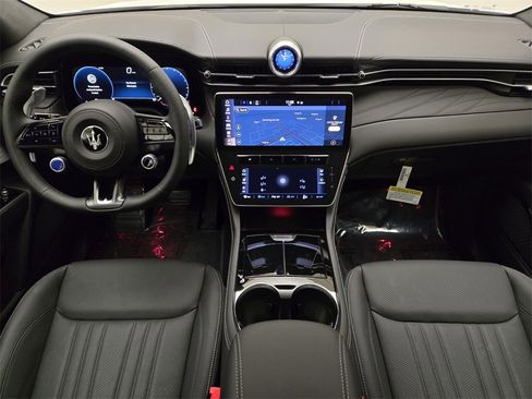 New 2025 Maserati Grecale Modena image 22