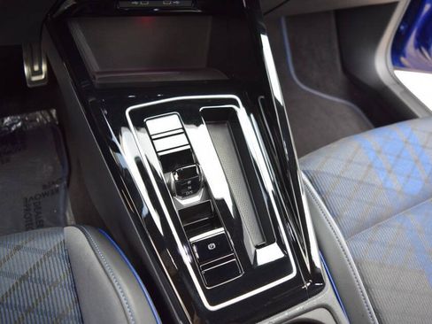 Used 2025 Volkswagen Golf R Black Edition AWD/4WD image 57