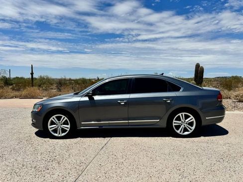 Used 2014 Volkswagen Passat TDI SE image 6