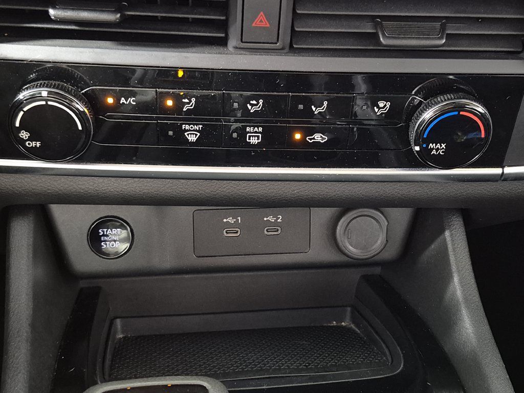 Used 2024 Nissan Rogue S AWD/4WD image 21