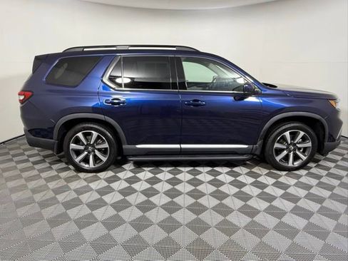 Used 2023 Honda Pilot Touring image 7