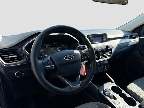Used 2022 Ford Escape S image 10