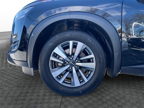 Used 2024 Nissan Pathfinder SL w/ Lighting Package (N92) image 14