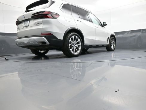 Used 2024 BMW X5 xDrive40i w/ Premium Package AWD/4WD image 33