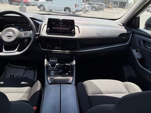 Used 2024 Nissan Rogue S FWD image 31