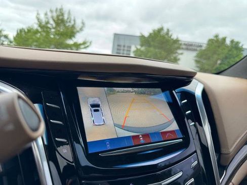 Used 2018 Cadillac Escalade Platinum AWD/4WD image 29