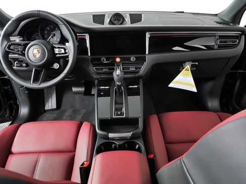 New 2026 Porsche Macan Turbo image 18