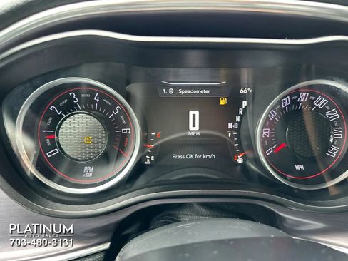 Used 2017 Dodge Challenger SXT RWD image 9