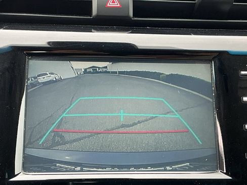 Used 2018 Toyota Camry LE FWD image 30