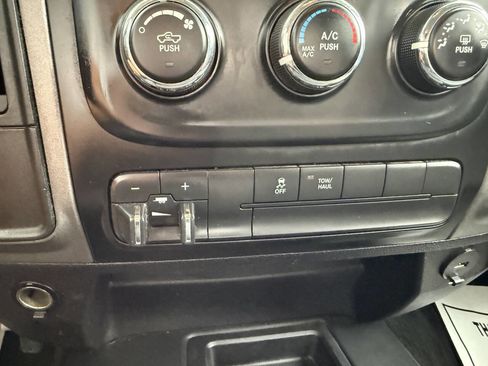 Used 2016 RAM 2500 Tradesman w/ Chrome Appearance Group AWD/4WD image 21