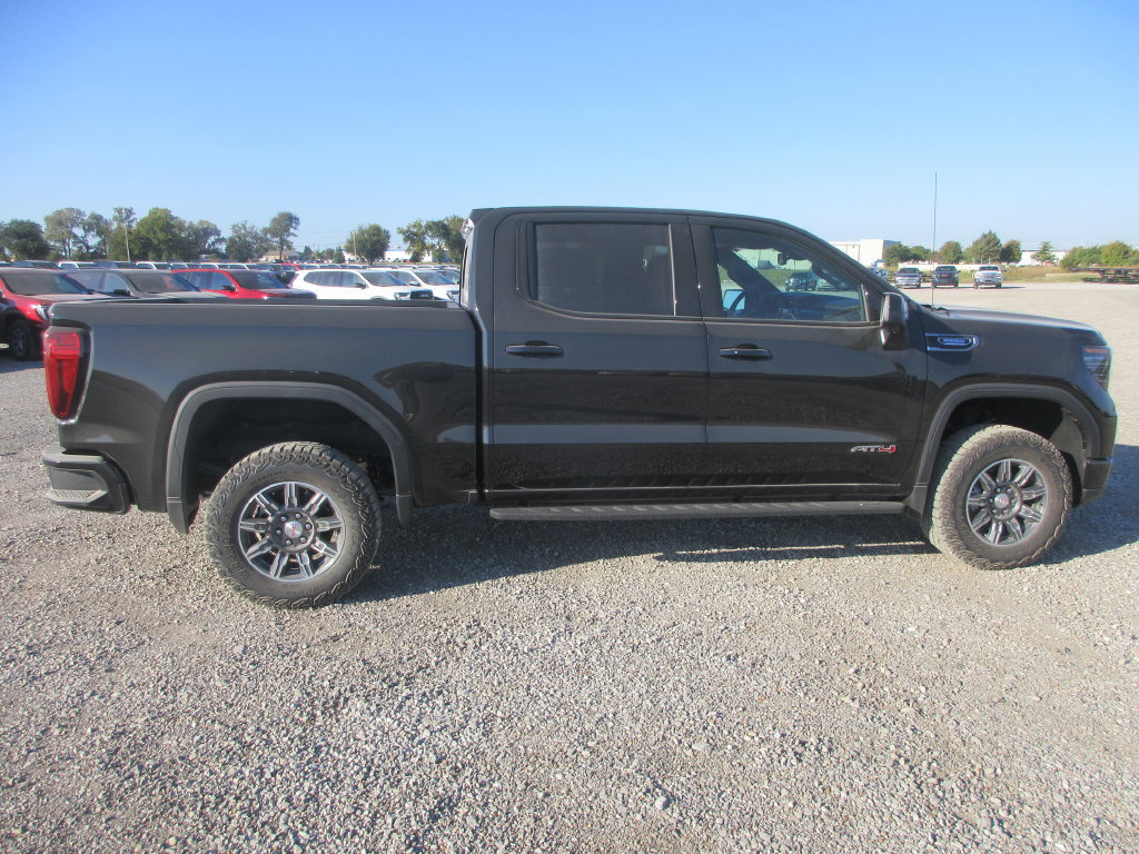 New 2026 GMC Sierra 1500 AT4 w/ AT4 Premium Package AWD/4WD image 3