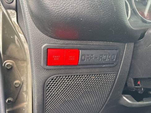 Used 2016 Jeep Wrangler Unlimited Rubicon image 18