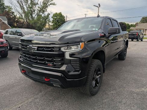 Used 2024 Chevrolet Silverado 1500 LT Trail Boss AWD/4WD image 3