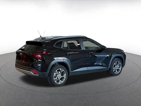 Used 2025 Chevrolet Trax LT w/ LT Convenience Package image 15
