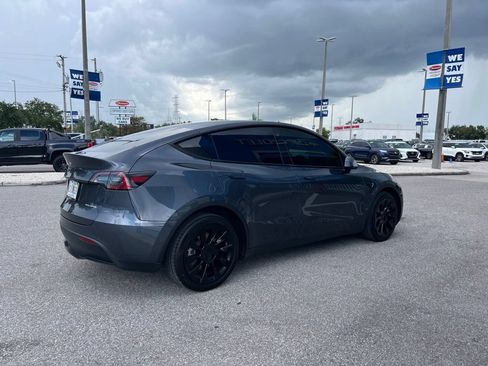 Used 2022 Tesla Model Y Long Range AWD/4WD image 5