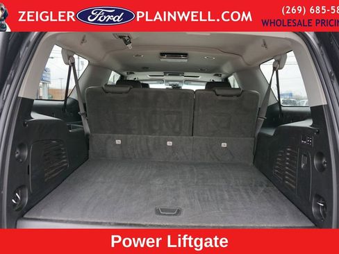 Used 2019 GMC Yukon XL SLT w/ Graphite Performance Edition image 10