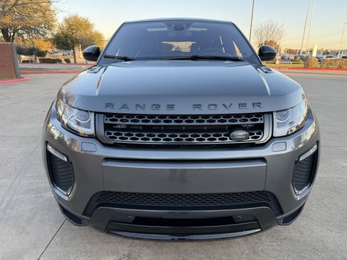 Used 2019 Land Rover Range Rover Evoque SE Premium image 2