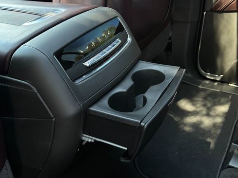 Used 2023 Cadillac Escalade ESV V AWD/4WD image 28