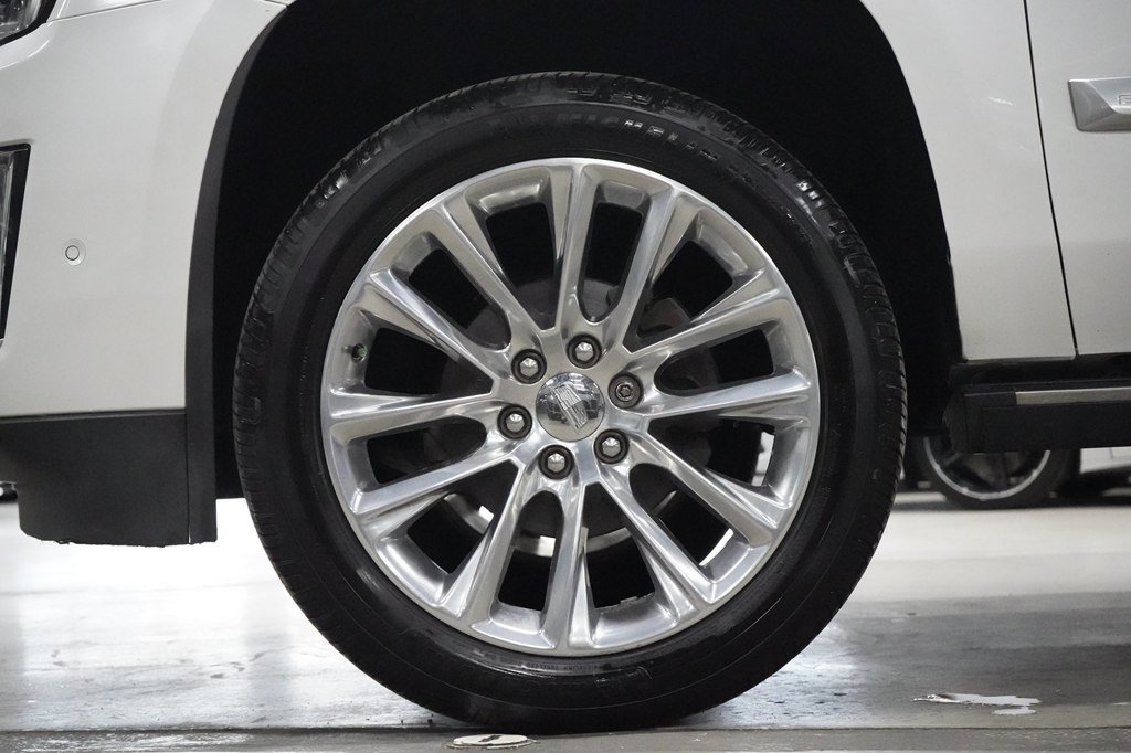 Used 2018 Cadillac Escalade ESV Premium Luxury AWD/4WD image 36